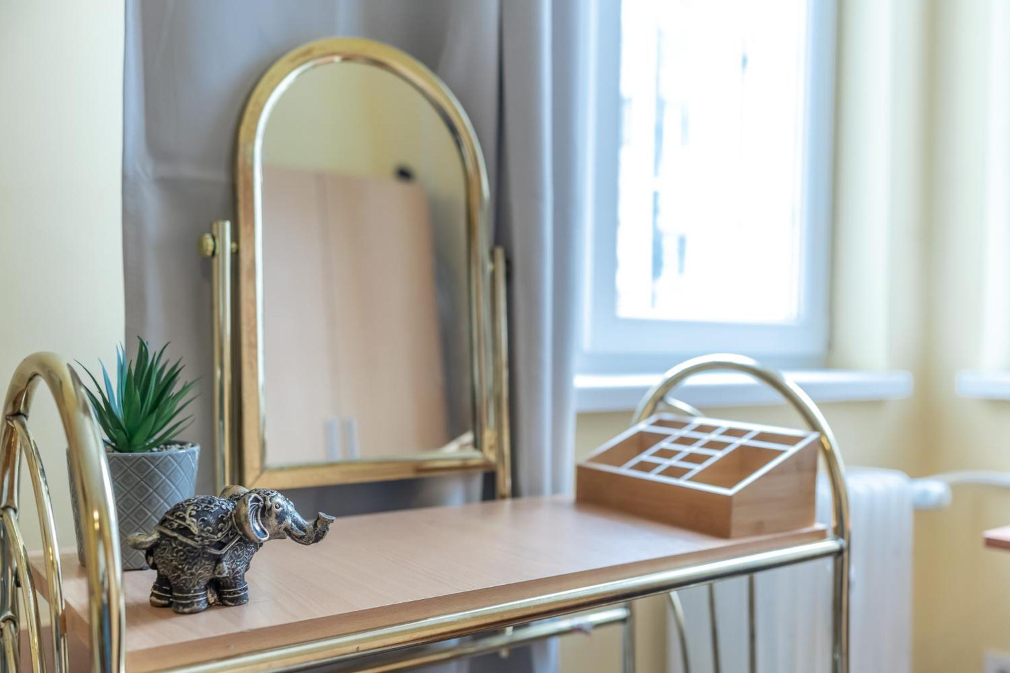 Vintage Home By Ndk And Vitosha Blvd With Free Secured Parking Sofía Exterior foto